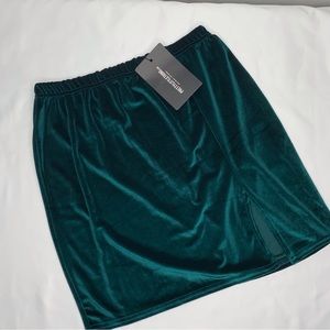 NWT Pretty Little Thing green velvet mini skirt with slit
